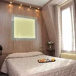 Alexandrine Opera Hotel