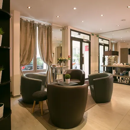 Alexandrine Opera Hotel