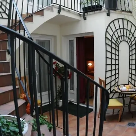 Alexandrine Opera Hotell 3*