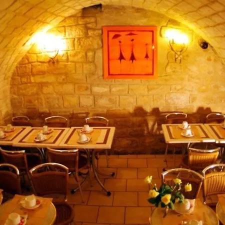Alexandrine Opera Hotel