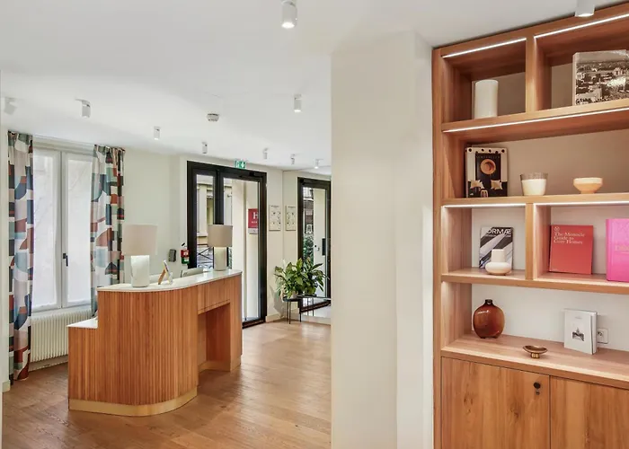 Alexandrine Opera Hotel