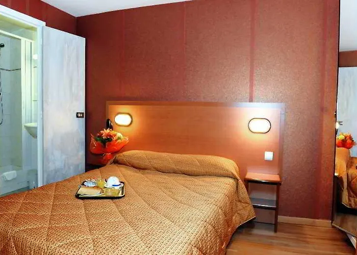 Alexandrine Opera Hotel