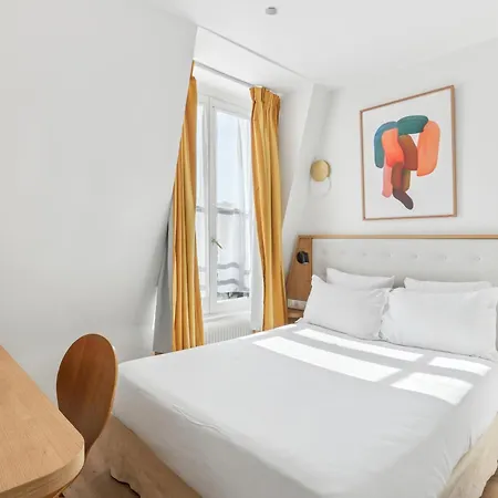 Alexandrine Opera Hotel